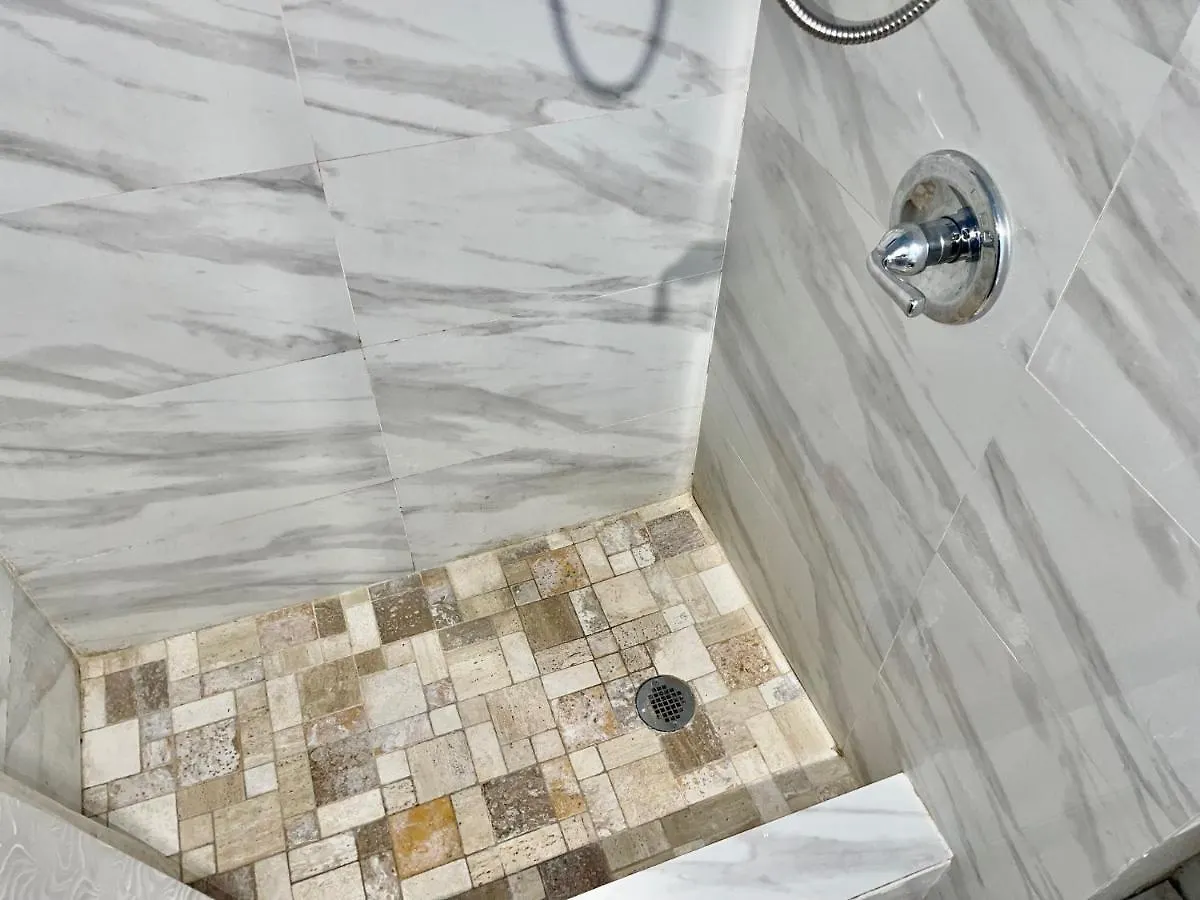 Apartment Lga Airport Near, Studio Walk In Bsmt Apt In A Private House! New York United States